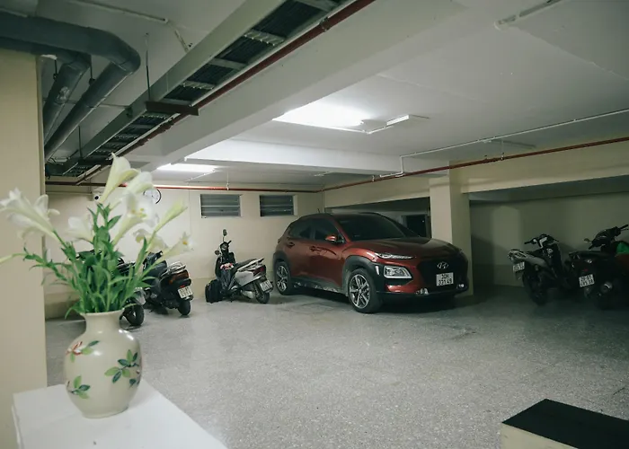 HB Serviced Apartment - Lạc Long Quân